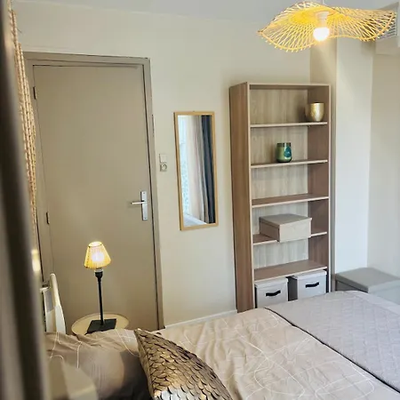 Le Port Et La 2 Personnes Apartment