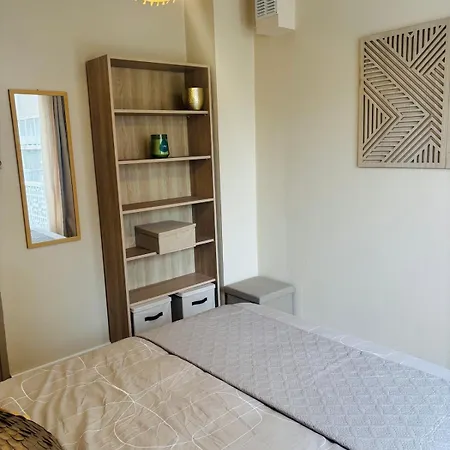 Le Port Et La 2 Personnes Apartment